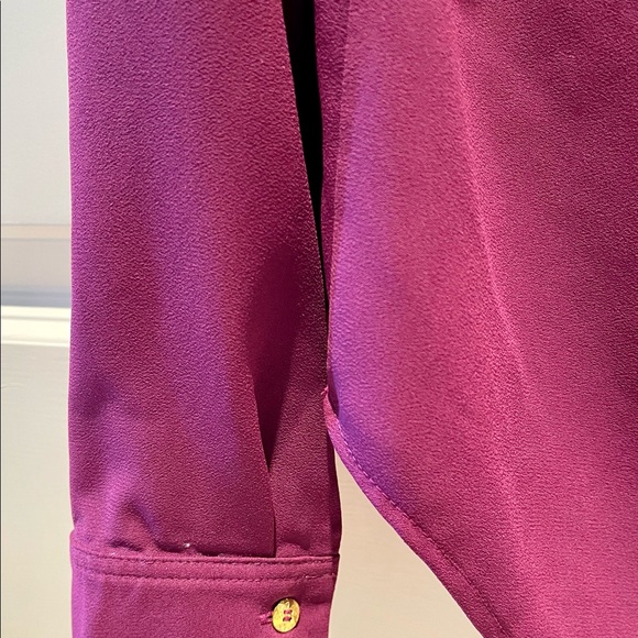 Nine West NWOT two-pocket blouse with notched collar - Picture 2 of 7